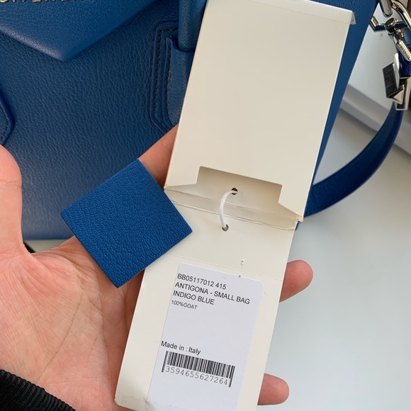 🚫SOLD🚫Givenchy antigona small goatskin satchel - Picture 9 of 10